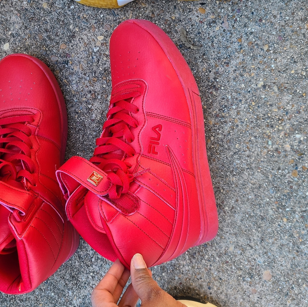 Red Fila, Men size 9